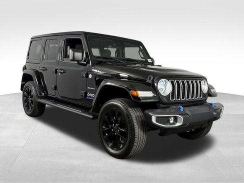 Used 2024 Jeep Wrangler Unlimited Sahara AWD/4WD image 6