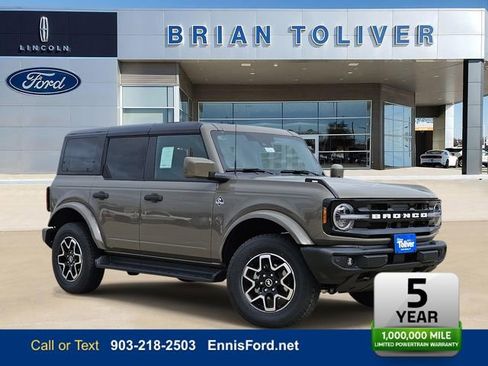 New 2026 Ford Bronco Outer Banks AWD/4WD image 1