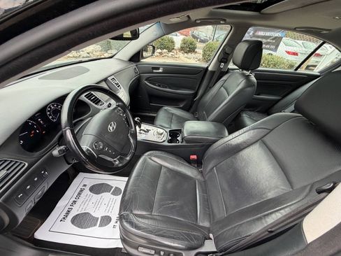 Used 2012 Hyundai Genesis 3.8 w/ Premium Pkg RWD image 9