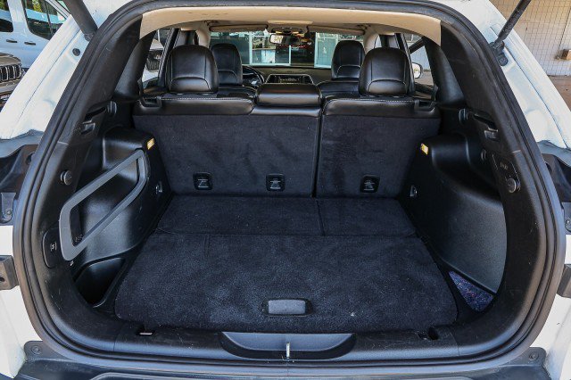 Used 2018 Jeep Cherokee Latitude Plus w/ Comfort/Convenience Group FWD image 27