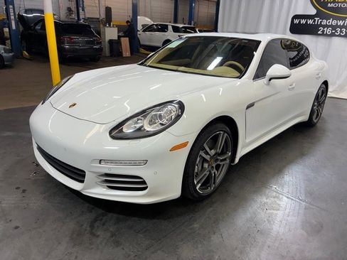 Used 2014 Porsche Panamera 4 AWD/4WD image 5