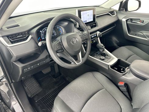 Used 2025 Toyota RAV4 XLE w/ Convenience Package AWD/4WD image 9