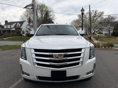 Used 2018 Cadillac Escalade Premium Luxury AWD/4WD image 2