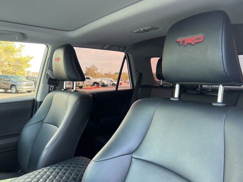 Used 2020 Toyota 4Runner TRD Off-Road Premium w/ Moonroof Package AWD/4WD image 30