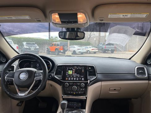 Used 2022 Jeep Grand Cherokee Laredo E image 20