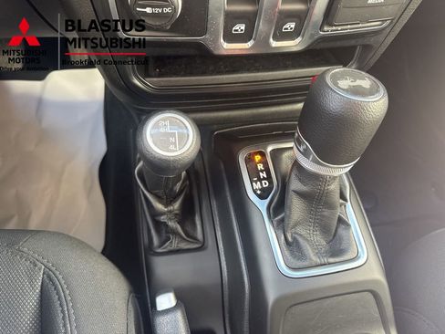 Used 2022 Jeep Wrangler Willys image 32