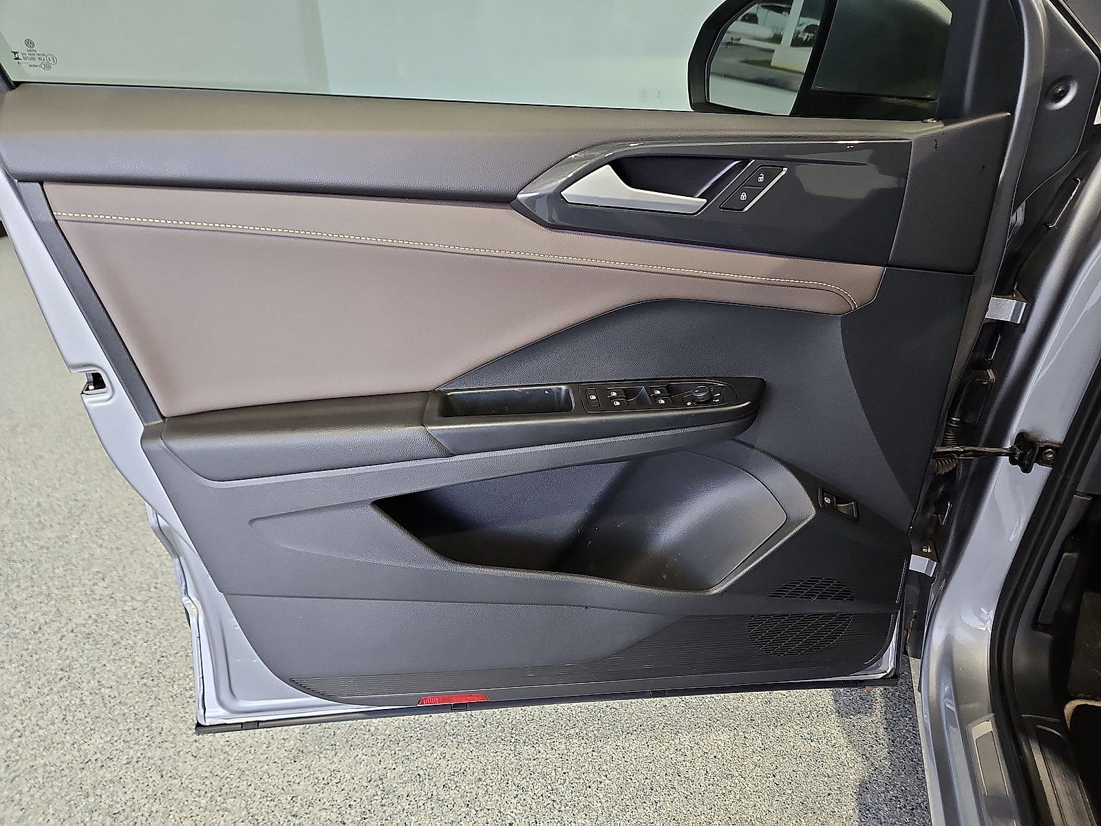 Certified 2023 Volkswagen Taos SEL AWD/4WD image 15
