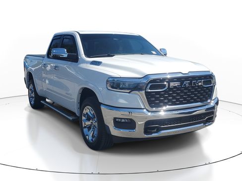 Used 2025 RAM 1500 Big Horn AWD/4WD image 2
