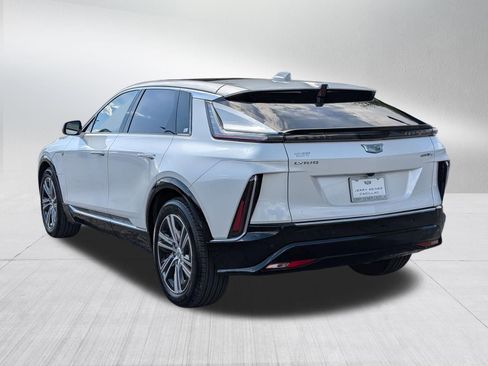 Used 2024 Cadillac Lyriq Luxury w/ LPO, Floor Liner Package AWD/4WD image 4