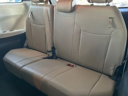 Used 2024 Toyota Sienna XLE image 15