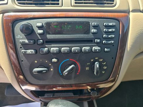 Used 2006 Ford Taurus SEL FWD image 19