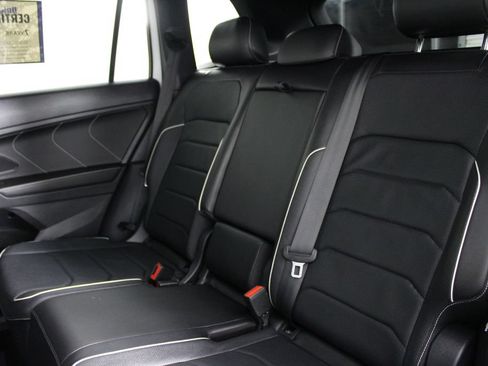 Used 2022 Volkswagen Tiguan SEL R-Line AWD/4WD image 19