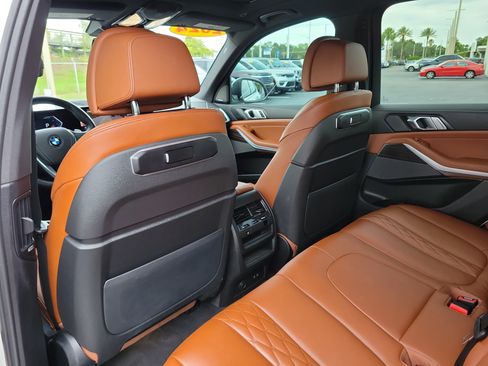 Used 2024 BMW X5 xDrive40i w/ Premium Package AWD/4WD image 12