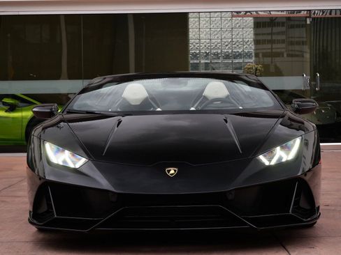 Used 2024 Lamborghini Huracan EVO image 5