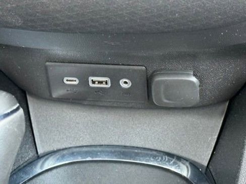 Used 2020 Chevrolet Malibu LT image 25