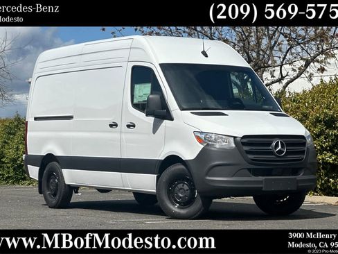 New 2025 Mercedes-Benz Sprinter 2500 image 1