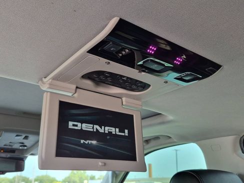 Used 2019 GMC Yukon XL Denali w/ Denali Ultimate Package AWD/4WD image 29