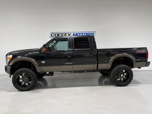 Used 2015 Ford F250 King Ranch w/ FX4 Off-Road Package AWD/4WD image 3