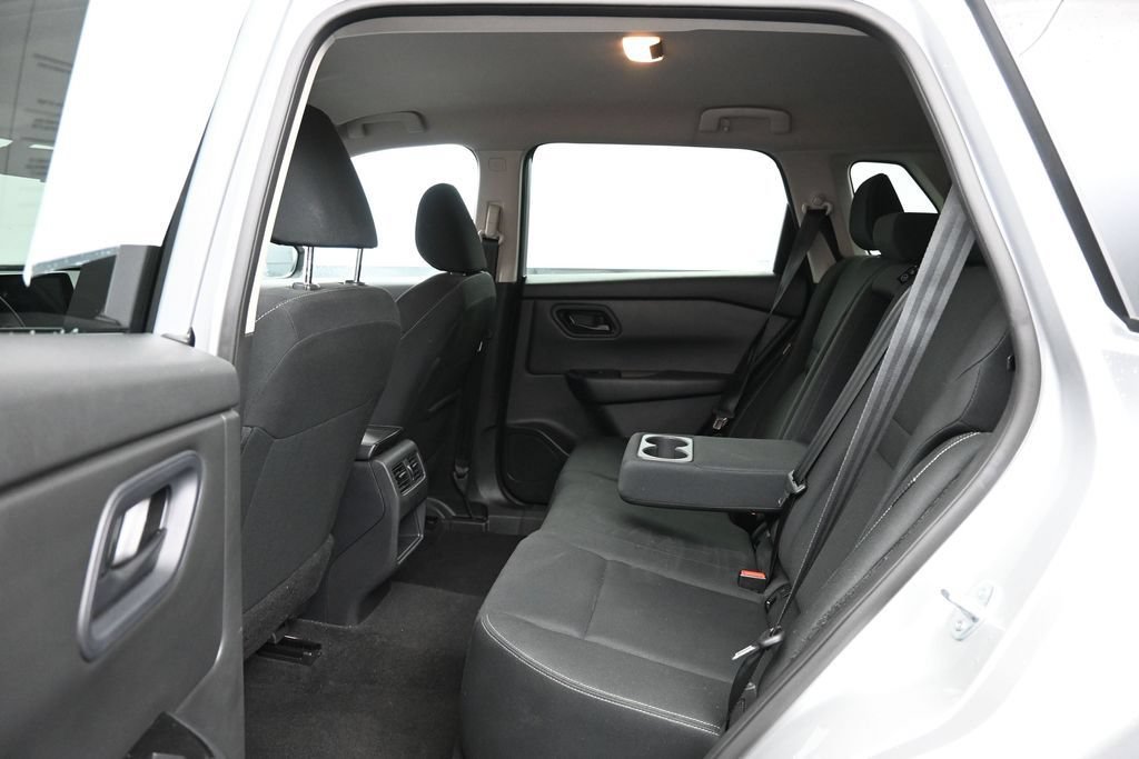 Used 2024 Nissan Rogue S AWD/4WD image 25