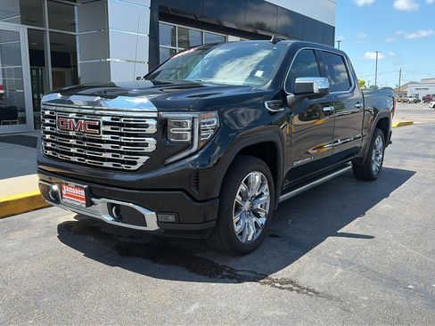 Used 2023 GMC Sierra 1500 Denali w/ Denali Reserve Package AWD/4WD image 2