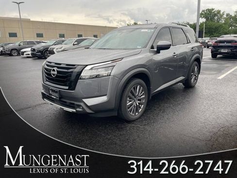 Used 2023 Nissan Pathfinder SL w/ SL Premium Package AWD/4WD image 1
