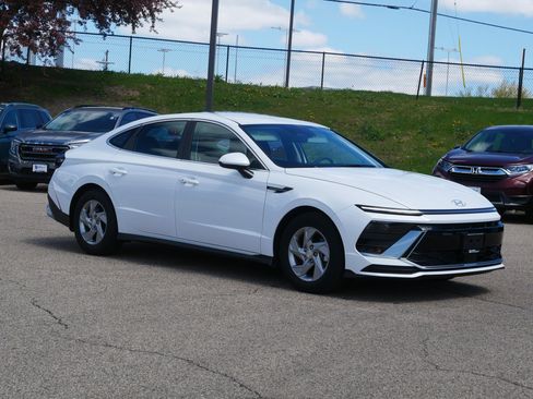 Certified 2025 Hyundai Sonata SE FWD image 4