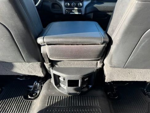 Used 2022 RAM 3500 Tradesman w/ Chrome Appearance Group AWD/4WD image 18