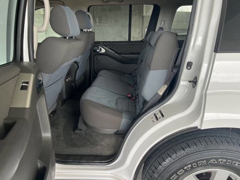 Used 2007 Nissan Pathfinder SE Off-Road w/ SE Off-Road Premium Pkg AWD/4WD image 13