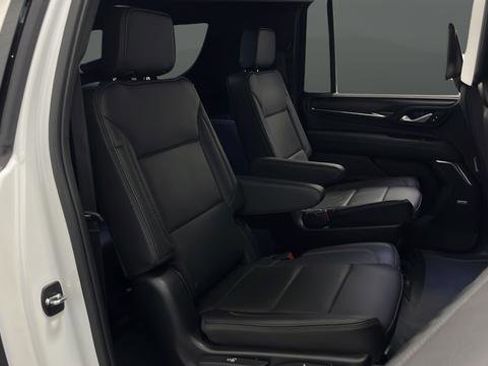 Used 2024 GMC Yukon XL Denali w/ Denali Reserve Package image 25