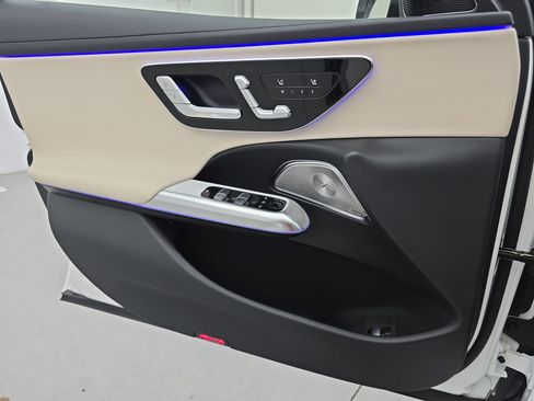 New 2026 Mercedes-Benz E 350 4MATIC Sedan image 27