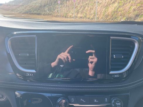 New 2026 Chrysler Pacifica Select image 17