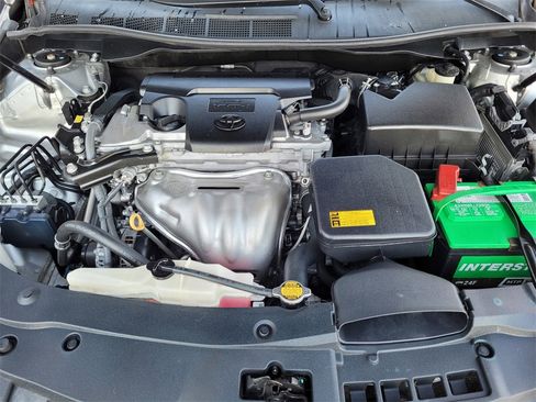 Used 2015 Toyota Camry SE image 26