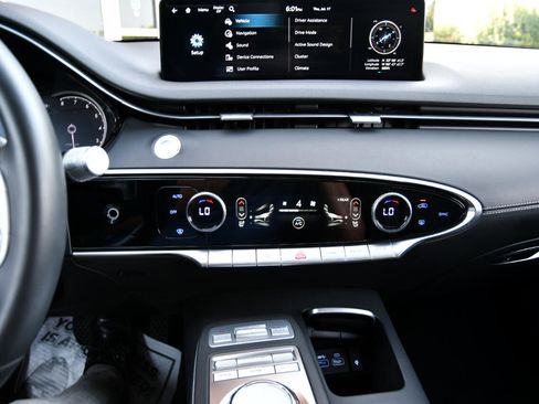 Used 2025 Genesis GV70 2.5T image 20