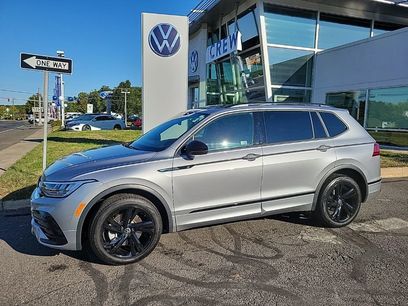 Certified 2024 Volkswagen Tiguan SE R-Line