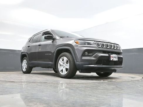 Used 2022 Jeep Compass Latitude AWD/4WD image 46