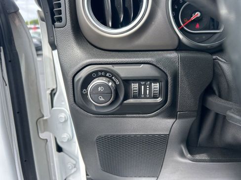Used 2020 Jeep Gladiator Rubicon AWD/4WD image 7