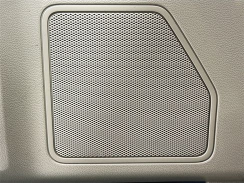 Used 2016 Ford F150 XLT w/ Equipment Group 302A Luxury image 16