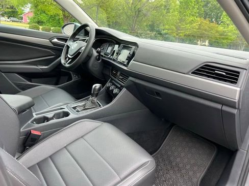 Used 2021 Volkswagen Jetta SE FWD image 22