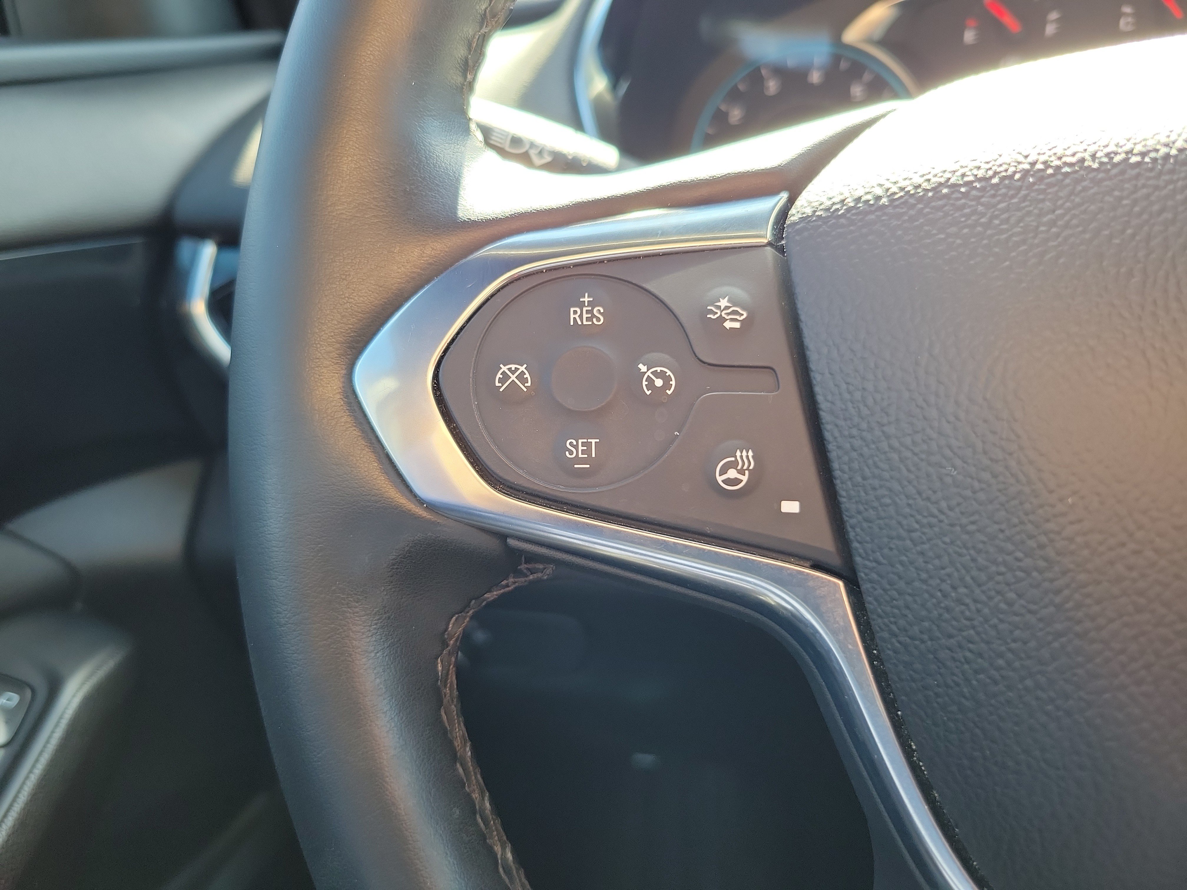 Used 2023 Chevrolet Traverse RS FWD image 22