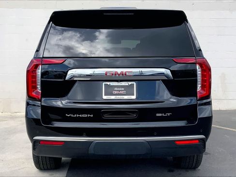 Used 2023 GMC Yukon XL SLT w/ SLT Luxury Package image 6