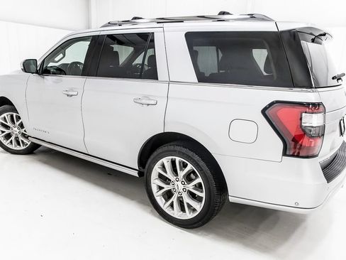 Used 2019 Ford Expedition Platinum RWD image 4
