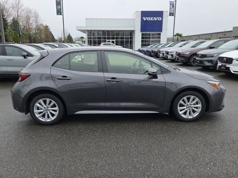Used 2025 Toyota Corolla SE FWD image 9