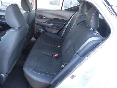 Used 2021 Nissan Kicks SV image 29