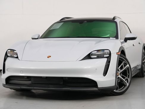 Used 2024 Porsche Taycan 4 Cross Turismo image 2