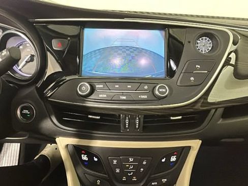 Used 2020 Buick Envision Essence FWD image 25