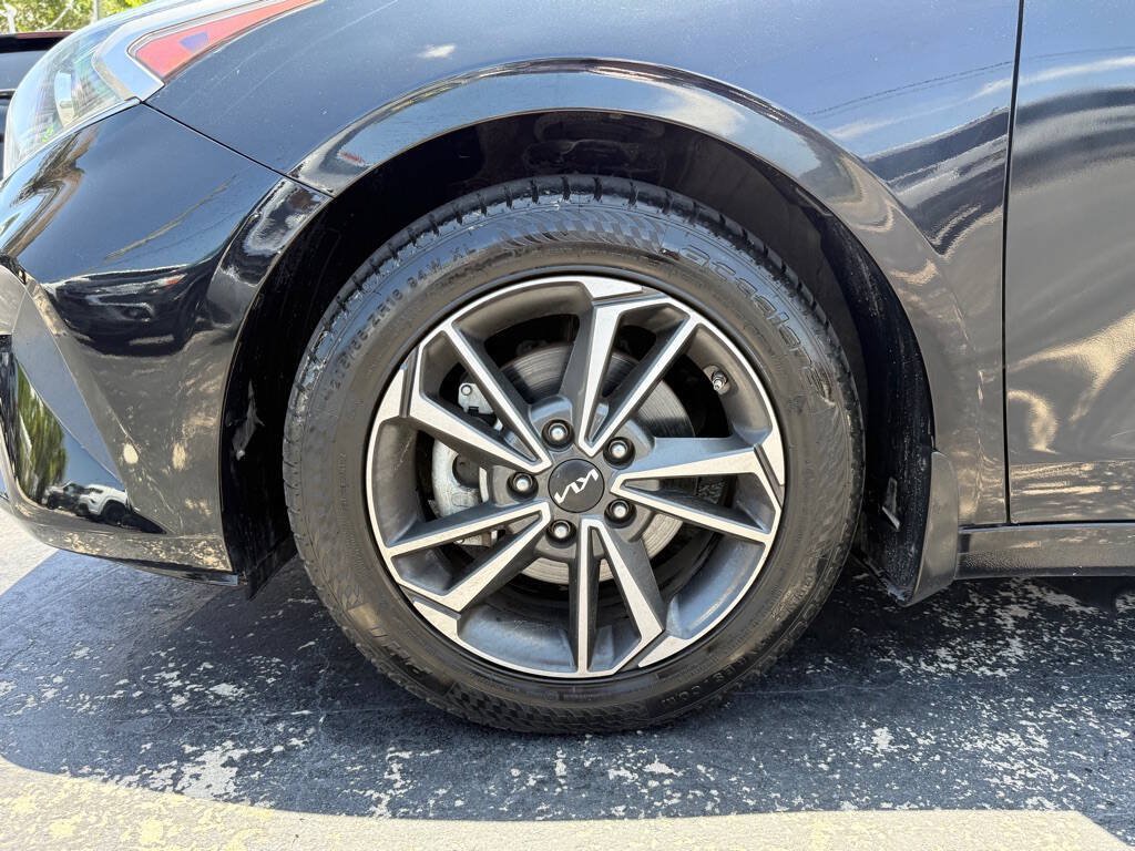Used 2022 Kia Forte LXS FWD image 30