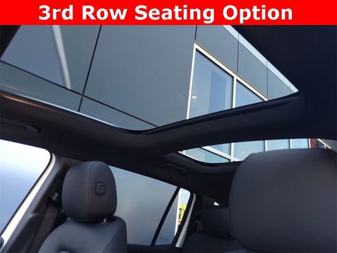 Used 2021 Mercedes-Benz GLB 250 4MATIC w/ Premium Package image 20