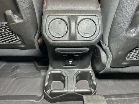 Used 2025 Jeep Wrangler Rubicon AWD/4WD image 28