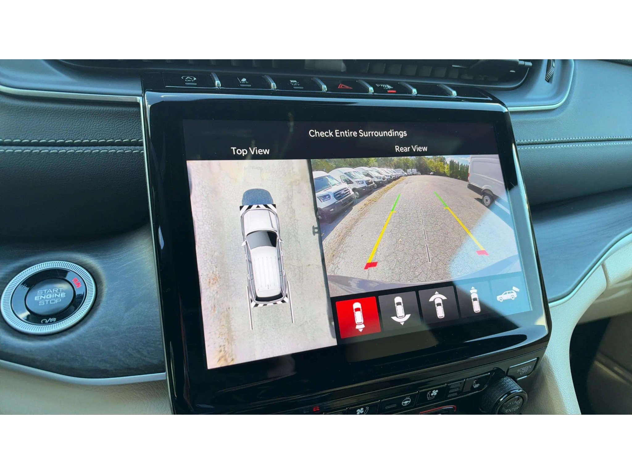 Used 2025 Jeep Grand Cherokee Limited w/ Luxury Tech Group II AWD/4WD image 18