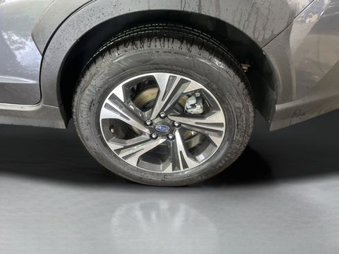 Used 2025 Subaru Crosstrek 2.5i Premium AWD/4WD image 9
